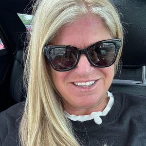 Meet your Posher, Dana